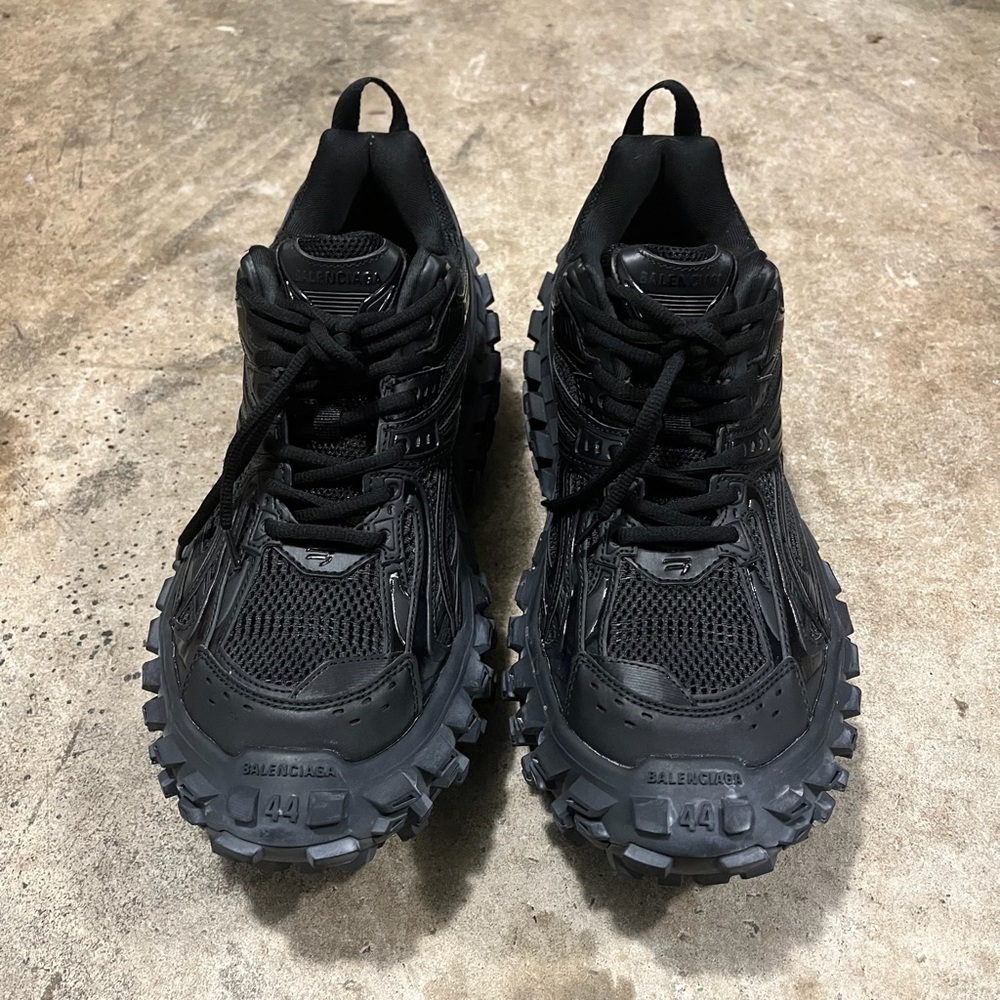 balenciaga defenders